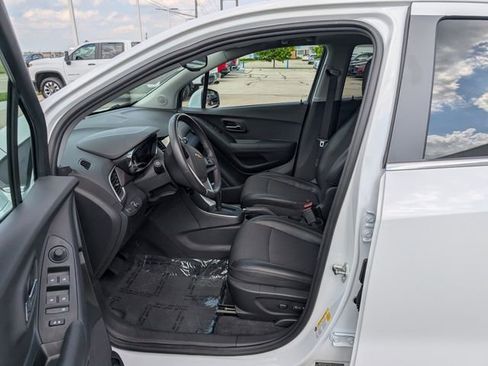 Used 2019 Chevrolet Trax LT w/ LT Convenience Package FWD image 10
