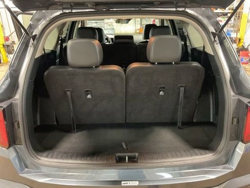 Used 2024 Kia Sorento S image 17