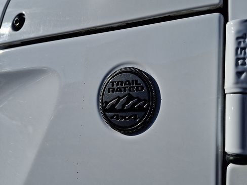 Certified 2021 Jeep Wrangler Unlimited Sahara image 32