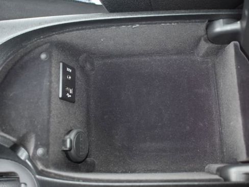 Used 2016 Nissan 370Z Roadster image 29