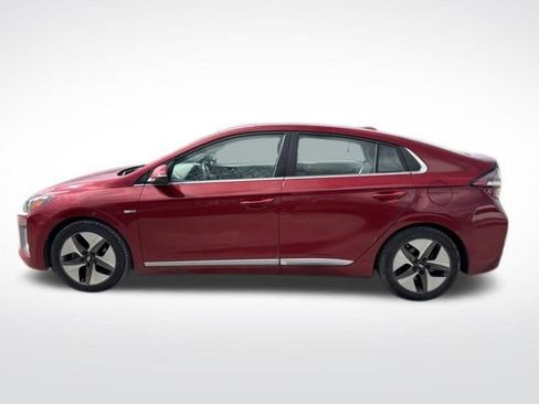 Used 2020 Hyundai Ioniq SEL image 2