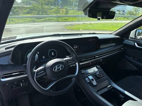 Certified 2024 Hyundai Palisade Calligraphy AWD/4WD image 3