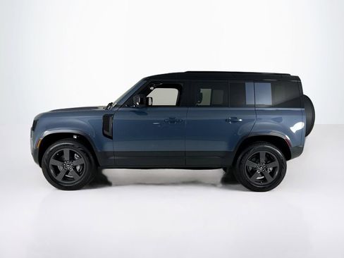 Used 2025 Land Rover Defender 110 S image 2