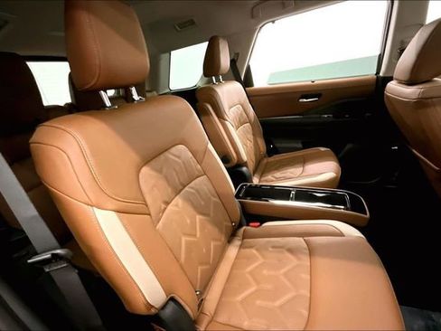 New 2026 Nissan Pathfinder Platinum image 35