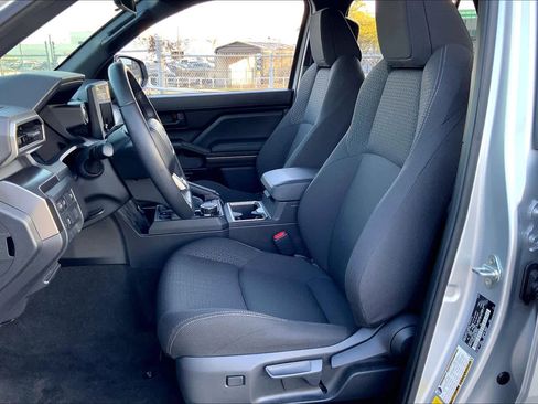 Used 2025 Toyota 4Runner SR5 image 7