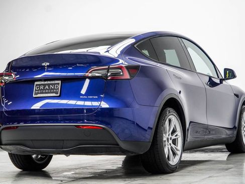 Used 2023 Tesla Model Y AWD image 13