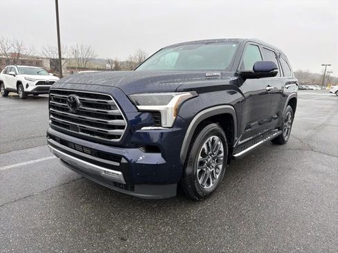 Used 2025 Toyota Sequoia Platinum image 4