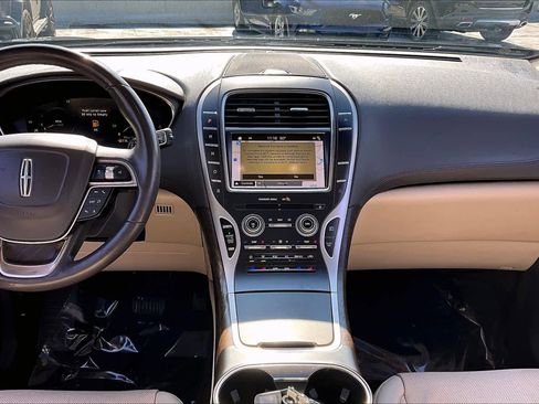 Used 2019 Lincoln Nautilus Reserve w/ Driver Assistance Package image 7