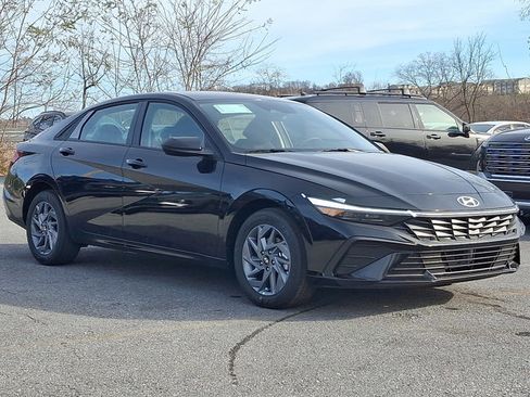 New 2026 Hyundai Elantra Blue image 3