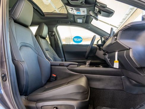 New 2026 Lexus UX 300h FWD image 16