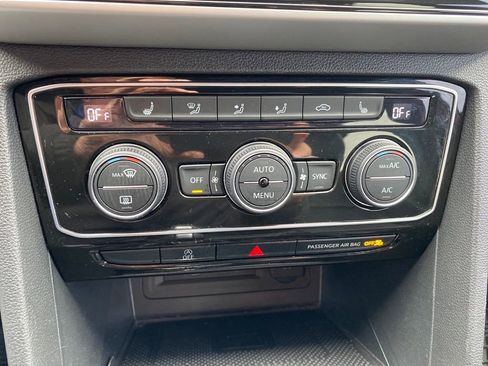 Used 2022 Volkswagen Atlas Cross Sport SE AWD/4WD image 22