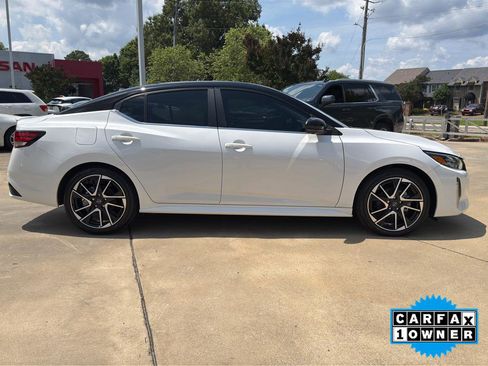 Used 2024 Nissan Sentra SR w/ SR Premium Package FWD image 2