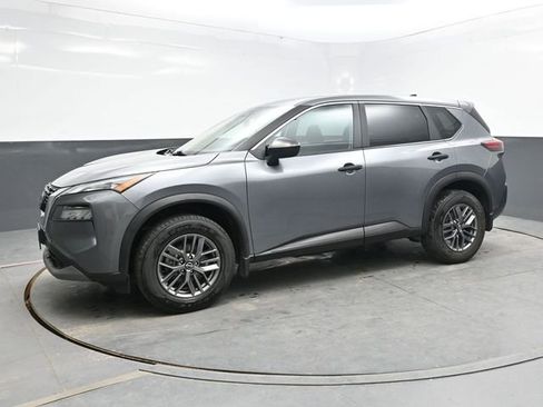 Used 2023 Nissan Rogue S AWD/4WD image 3