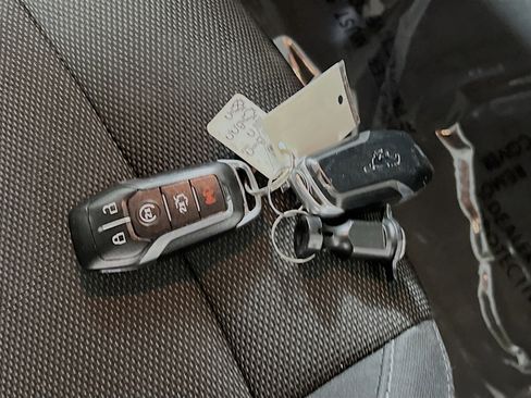 Used 2017 Ford Mustang Coupe RWD image 35