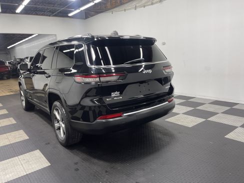 Used 2022 Jeep Grand Cherokee L Limited image 2
