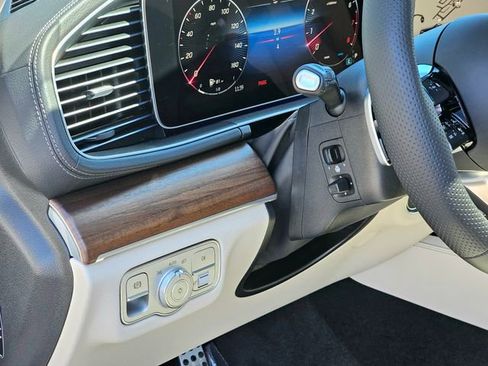 New 2026 Mercedes-Benz GLS 450 4MATIC image 16