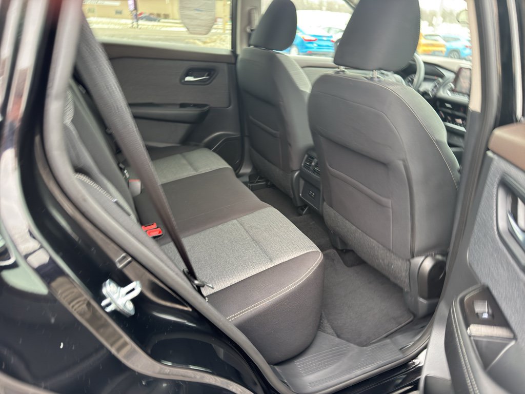 Used 2021 Nissan Rogue SV AWD/4WD image 25