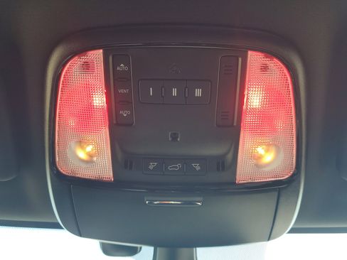 Used 2025 Dodge Durango R/T image 29