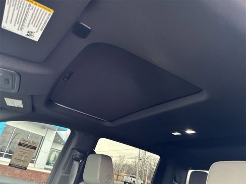 Used 2025 Chevrolet Silverado 1500 ZR2 w/ Technology Package image 18