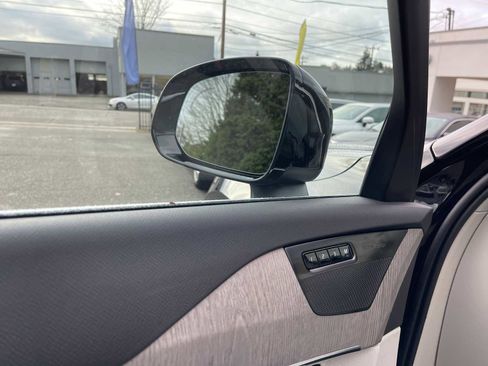 Used 2023 Volvo XC90 B6 Plus w/ Protection Package Premier image 21