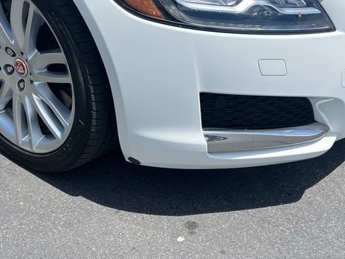 Used 2017 Jaguar XF Prestige RWD image 15