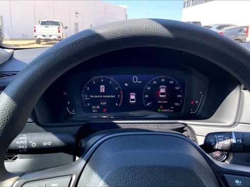 Used 2025 Honda Accord SE image 25