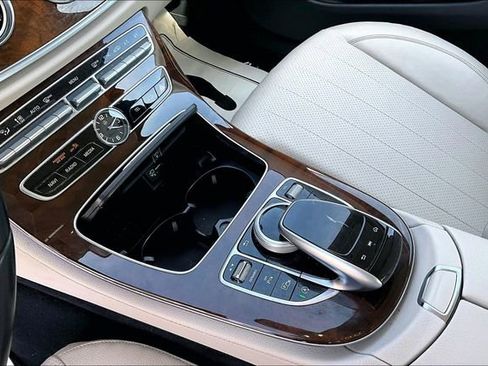 Used 2019 Mercedes-Benz E 300 4MATIC image 21