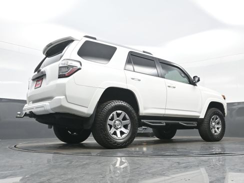 Used 2015 Toyota 4Runner Trail image 31