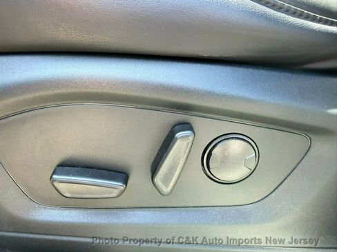 Used 2023 Ford Explorer XLT w/ Equipment Group 202A AWD/4WD image 18
