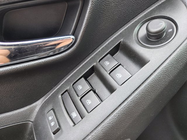 Used 2020 Chevrolet Trax LT w/ Redline Edition FWD image 36