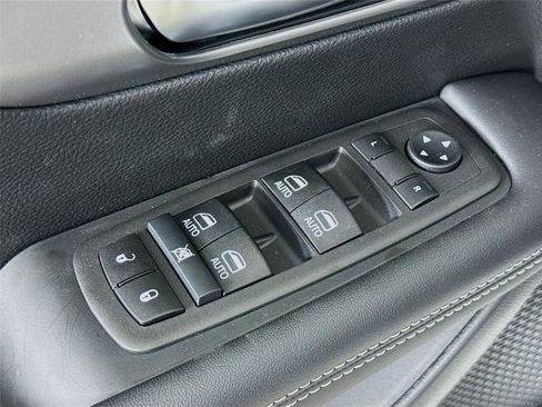 New 2026 Chrysler Pacifica Select image 20