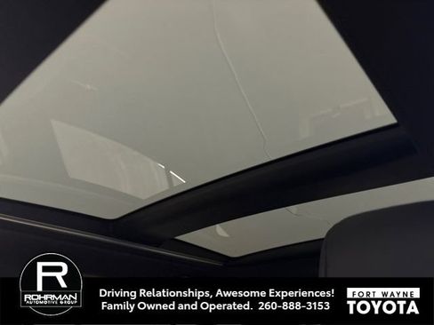 Used 2022 Toyota Venza Limited w/ Advanced Technology Package AWD/4WD image 9