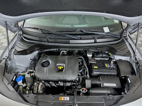 Used 2025 Kia Soul LX w/ LX Technology Package FWD image 31