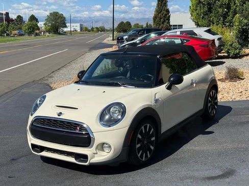 Used 2019 MINI Cooper S w/ Signature Upholstery Package FWD image 22