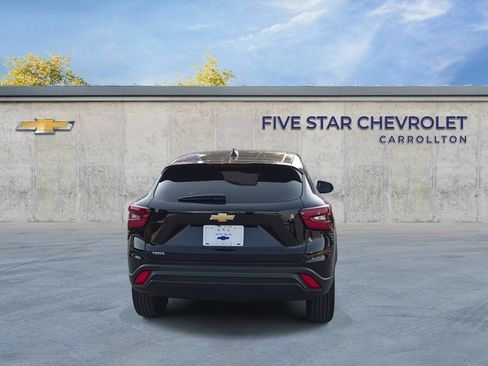 Used 2024 Chevrolet Trax LS FWD image 7