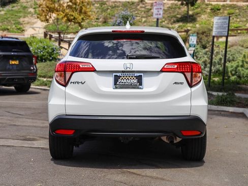 Used 2017 Honda HR-V EX image 4