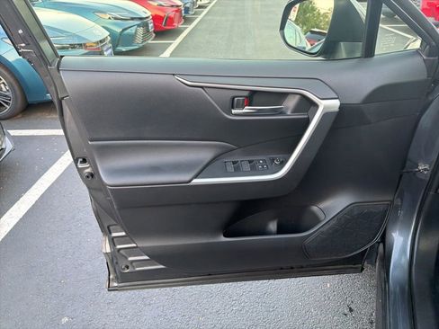 Used 2022 Toyota RAV4 SE w/ Convenience Package AWD/4WD image 17