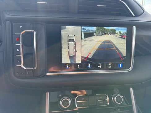 Used 2022 GMC Yukon Denali AWD/4WD image 16
