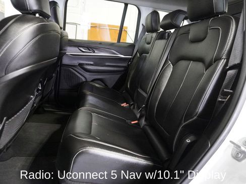 Used 2023 Jeep Grand Cherokee Limited w/ Luxury Tech Group II image 9