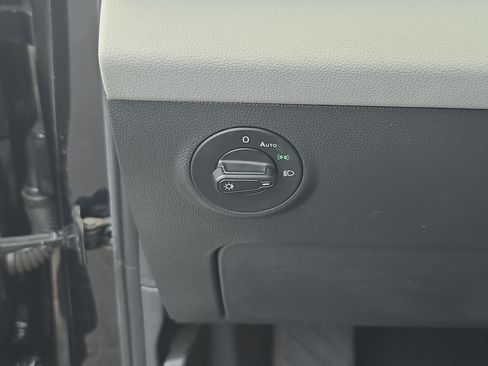 Certified 2023 Volkswagen Taos SE AWD/4WD image 26