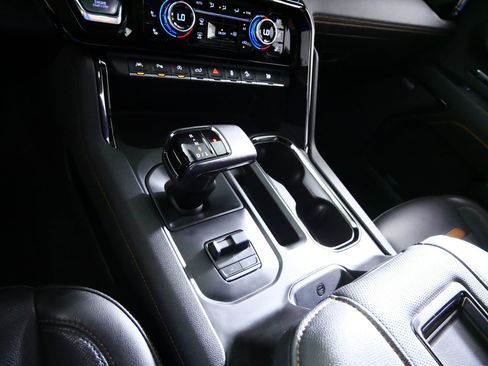 Certified 2022 GMC Sierra 1500 AT4 w/ AT4 Premium Package AWD/4WD image 24