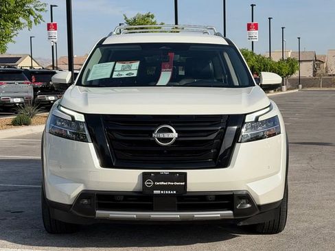 Certified 2023 Nissan Pathfinder SL w/ Lighting Package (N92) image 10