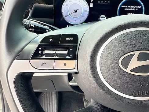 Used 2025 Hyundai Elantra Limited FWD image 36