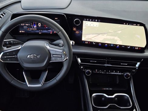 New 2027 Chevrolet Traverse LT w/ Midnight/Sport Edition FWD image 26