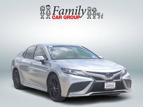 Used 2023 Toyota Camry XSE FWD image 2