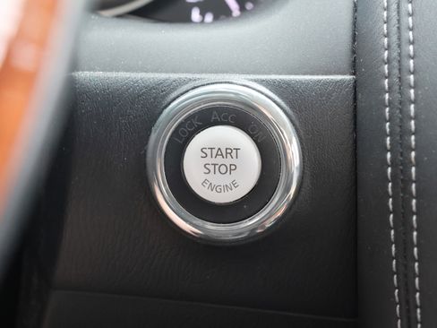 Used 2017 INFINITI QX80 2WD w/ Deluxe Technology Package image 32