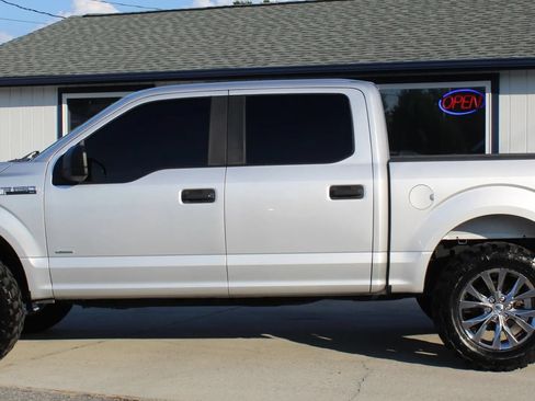 Used 2017 Ford F150 XL w/ Equipment Group 101A Mid RWD image 2