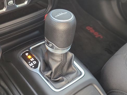 Used 2023 Jeep Gladiator Sport AWD/4WD image 27