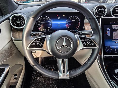 Used 2023 Mercedes-Benz GLC 300 4MATIC image 26