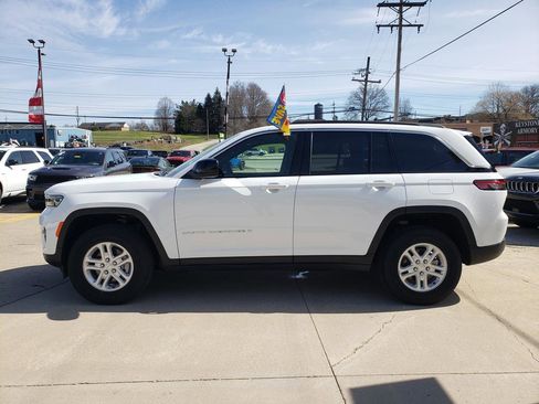New 2025 Jeep Grand Cherokee Laredo w/ Luxury Tech Group I image 7